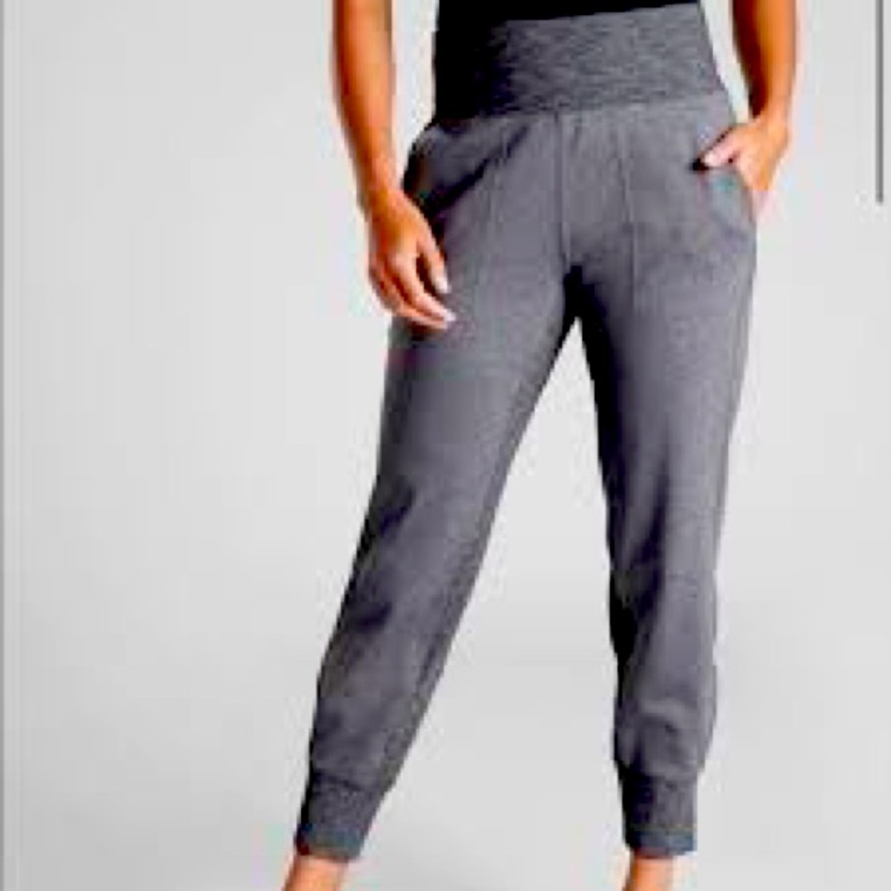 NWOT Athleta Venice Joggers. Size medium gray